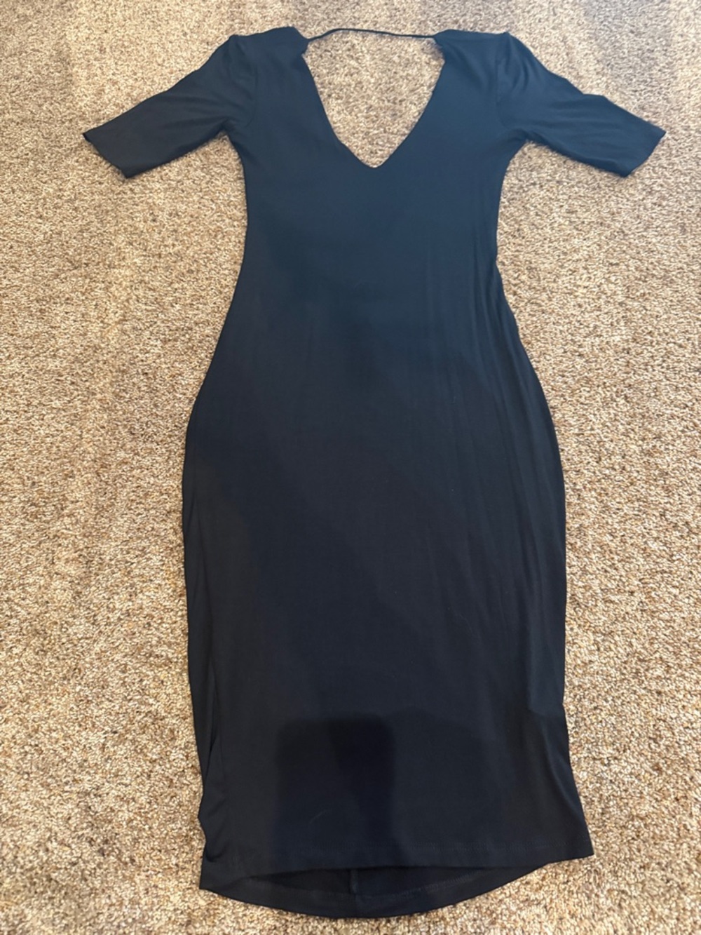 Elegant Black V-Neck Midi Dress with Short Sleeves